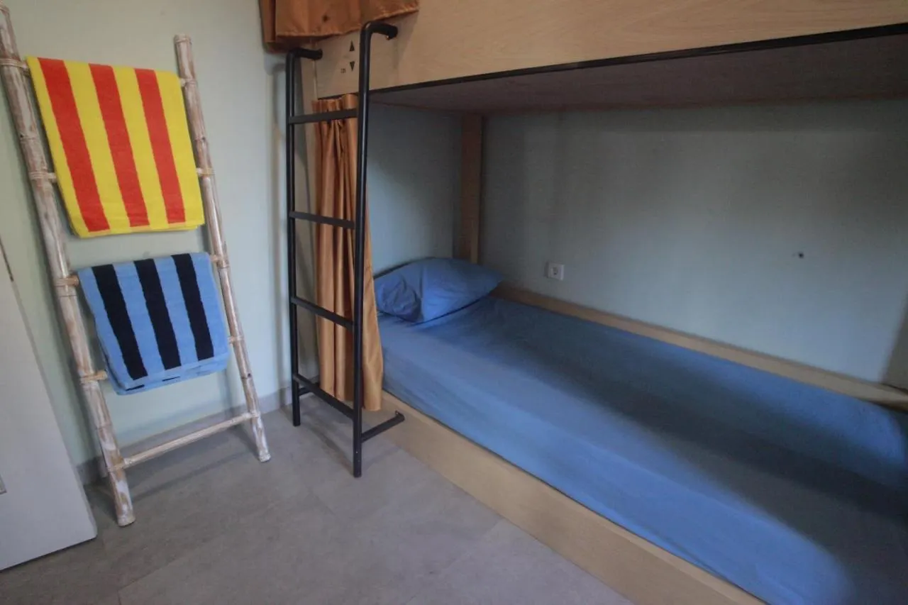 Beach Hut Hostel Kuta