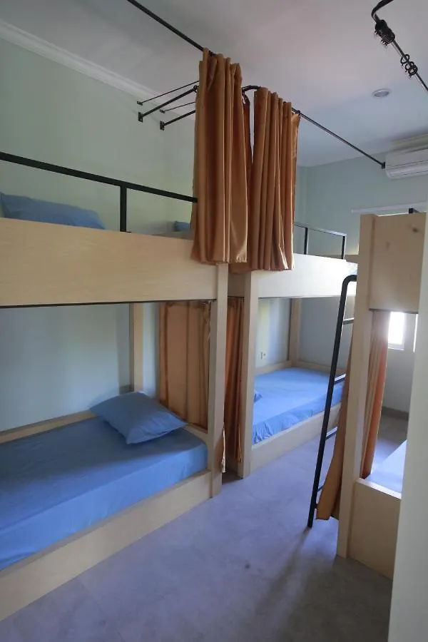 Beach Hut Hostel Kuta