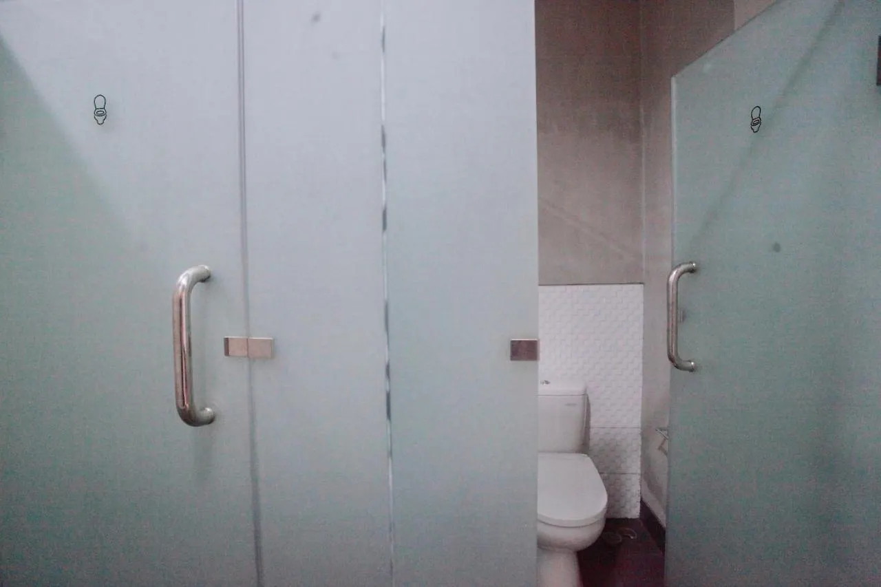 Beach Hut Hostel Kuta