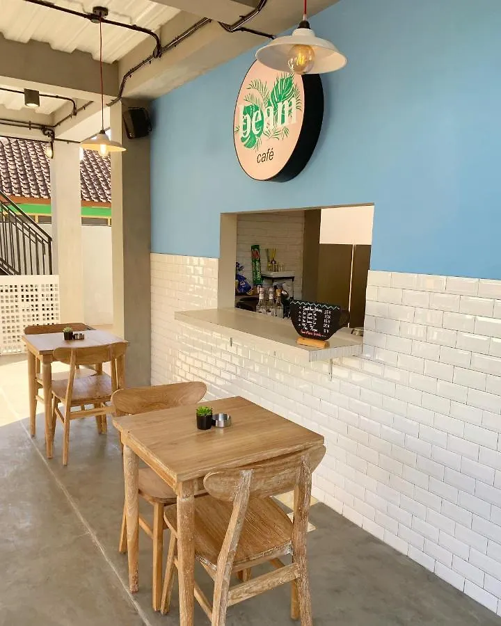 Beach Hut Hostel Kuta