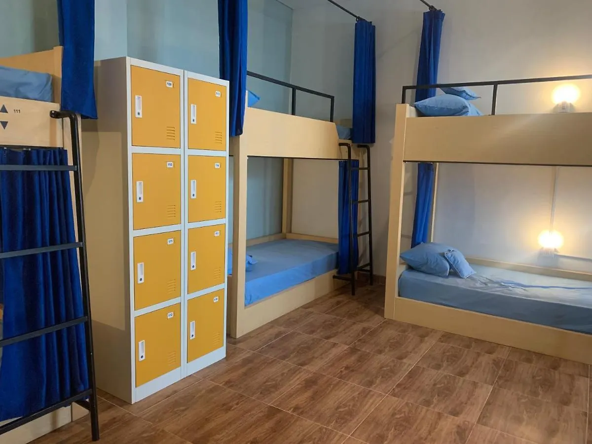 Beach Hut Hostel Kuta