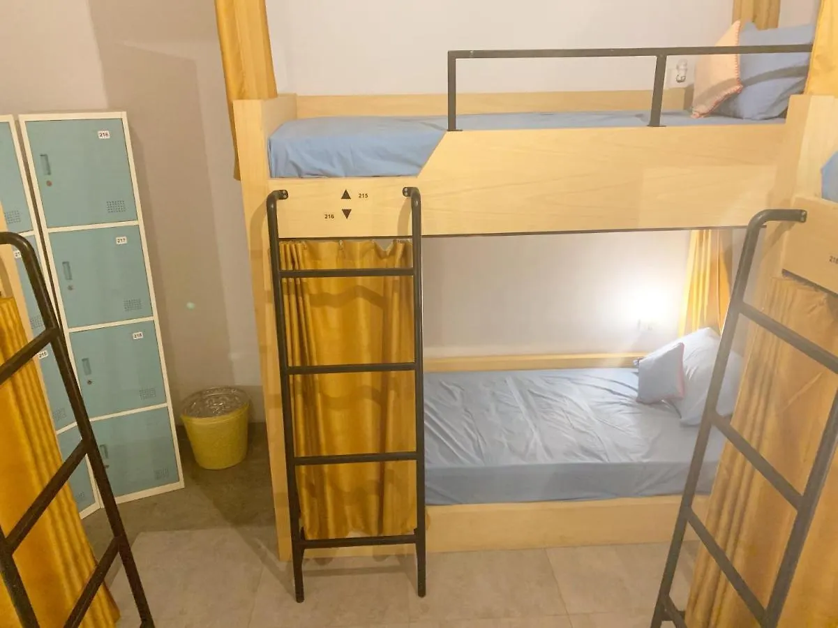 Beach Hut Hostel Kuta
